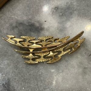 Vintage deco abstract gold tone Coro brooch